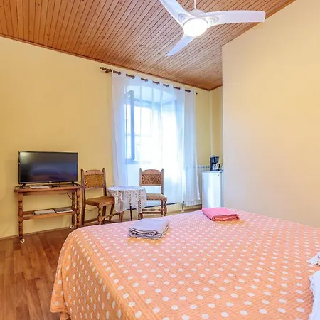 And Nela Guest house